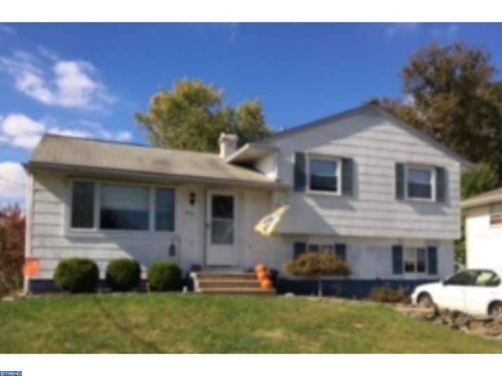 530 Mathews Avenue - Photo 1