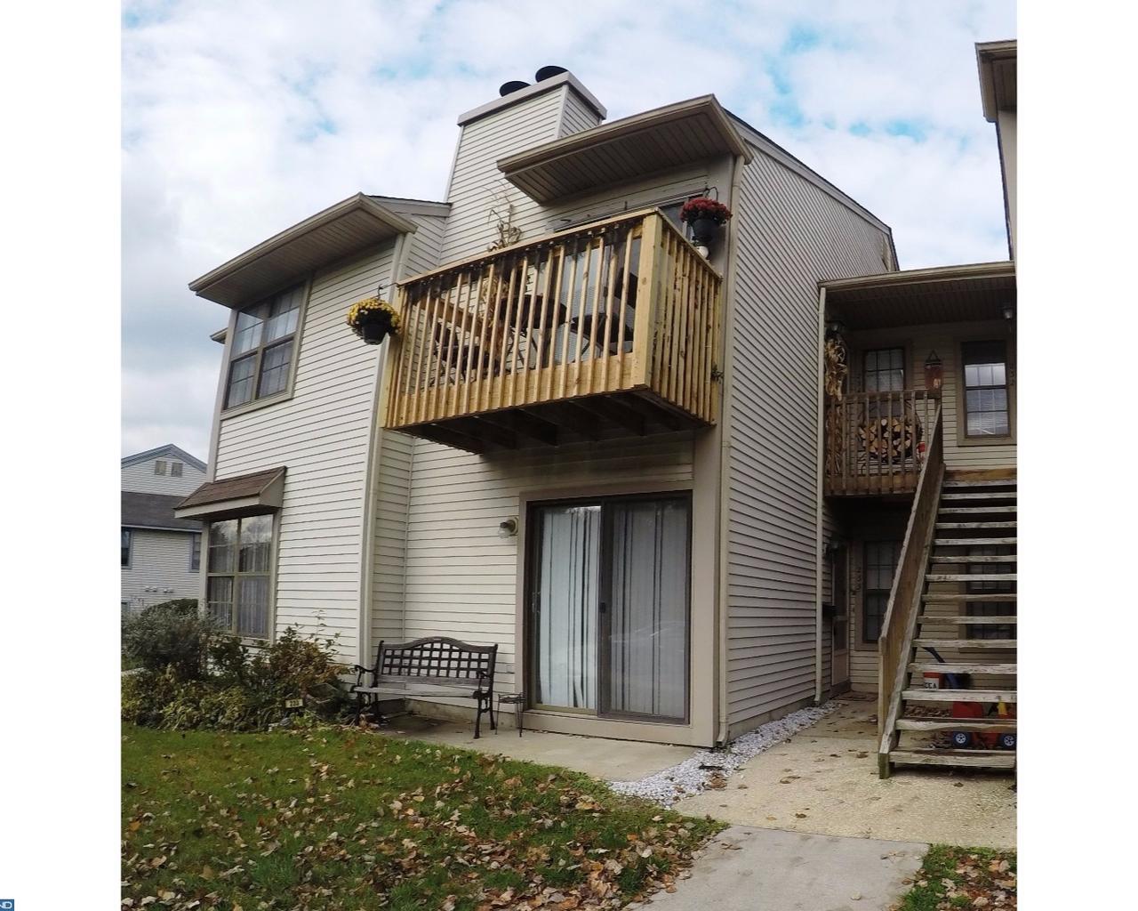 233 Barclay Court - Photo 1