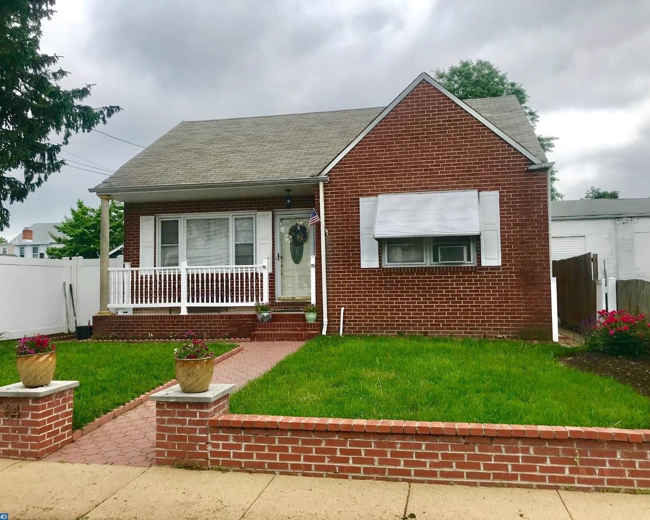 64 Caroline Avenue - Photo 1