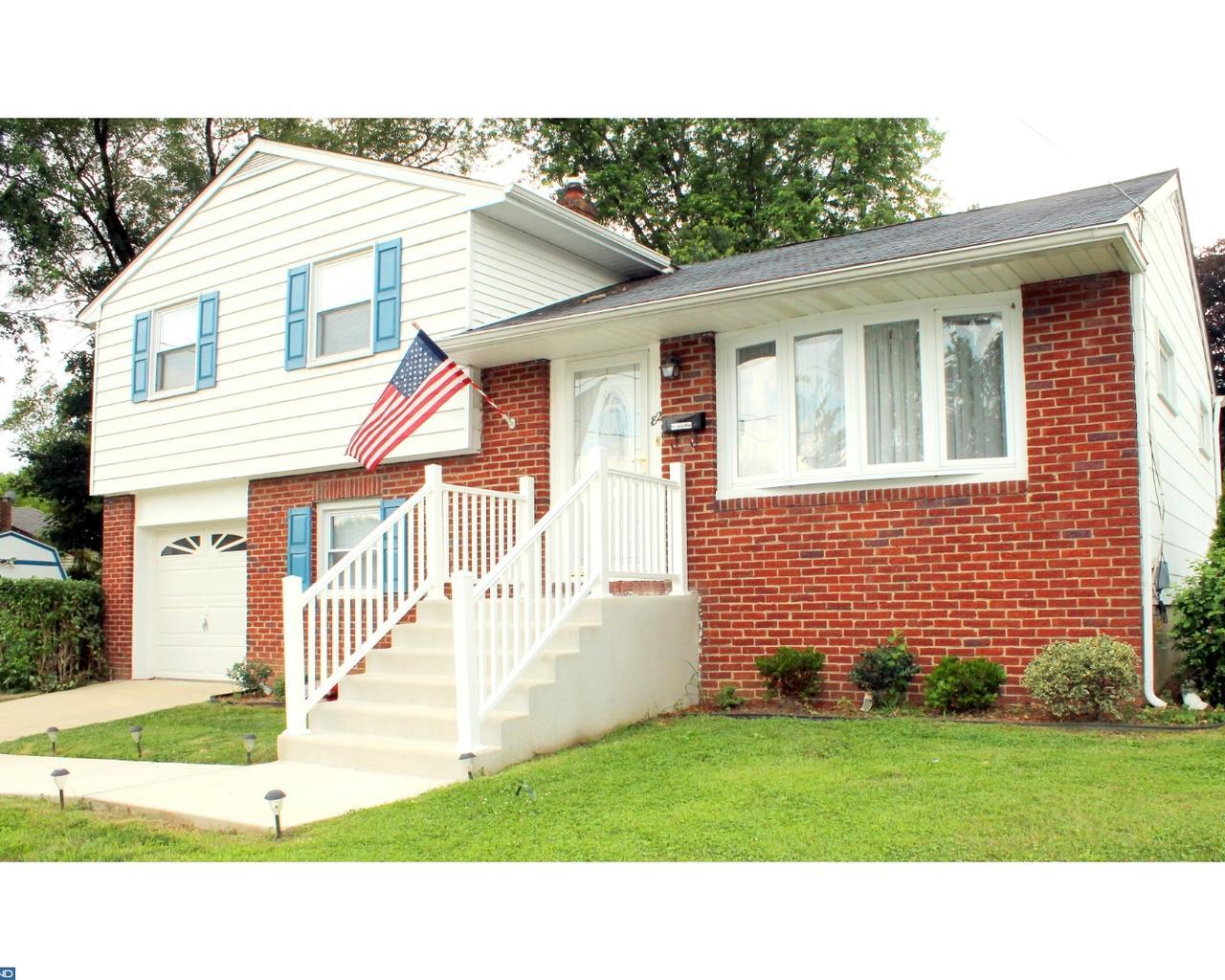 820 Burbank Court - Photo 1