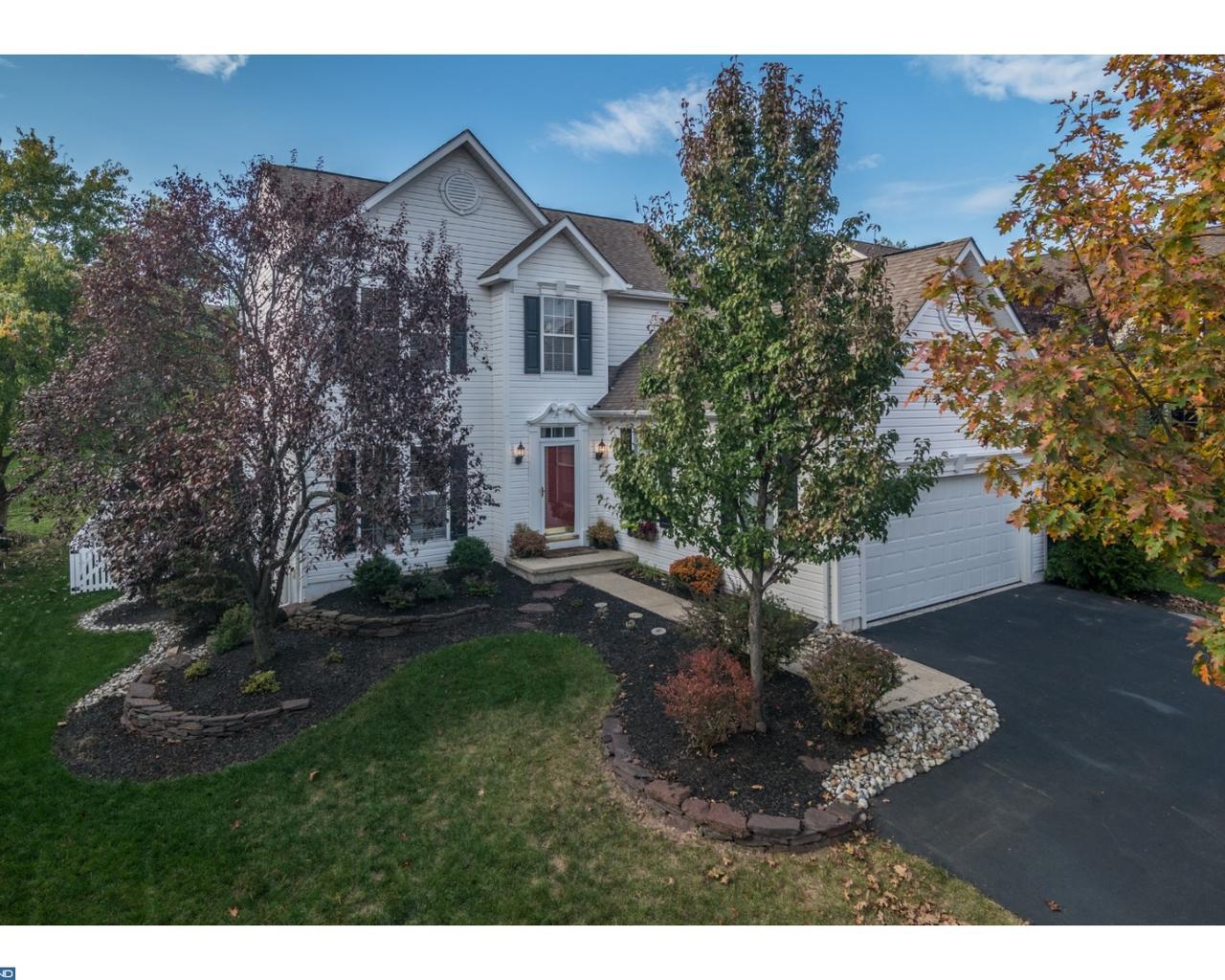 123 Lakeview Drive - Photo 1