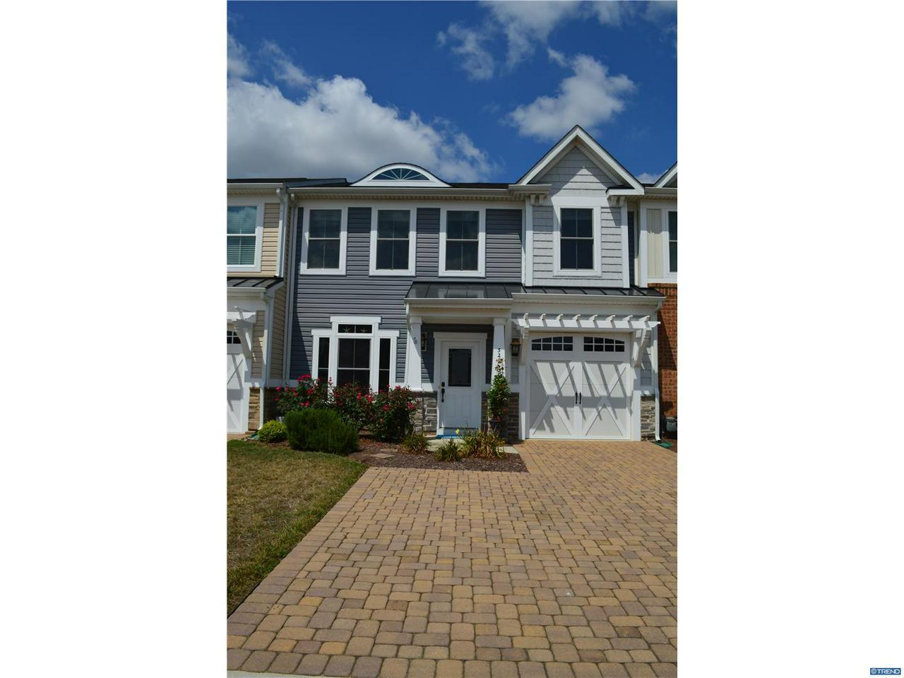321 Samantha Drive - Photo 1