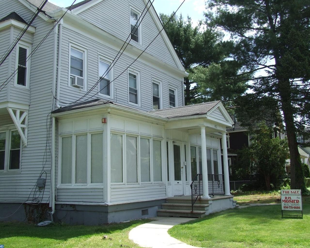 402 Cinnaminson Avenue - Photo 1