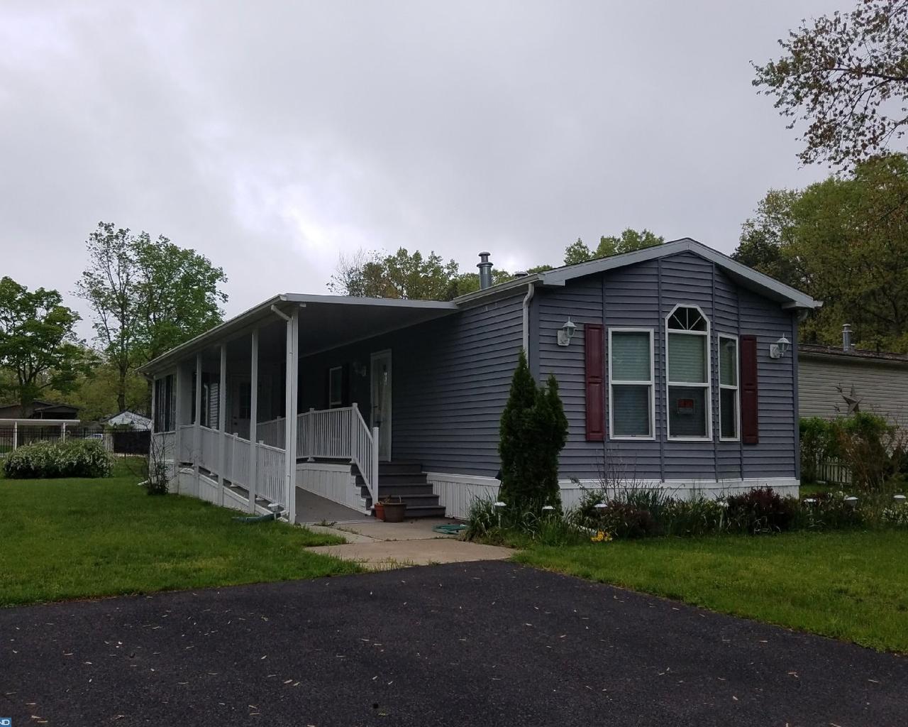 4 Meadowbrook Drive - Photo 1
