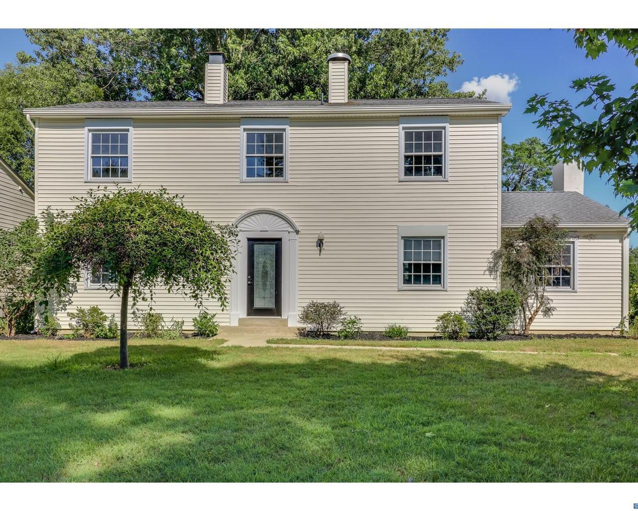 13 Tudor Court - Photo 1