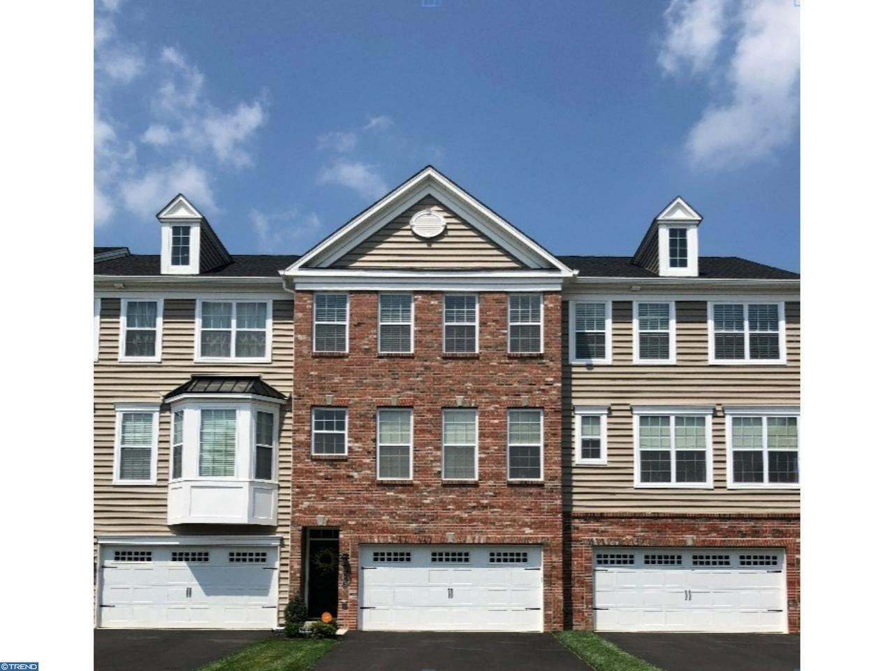 303 Hamlin Avenue - Photo 1