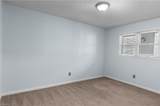 239 Oakwood Court - Photo 13