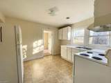 902 Haywood Street - Photo 6