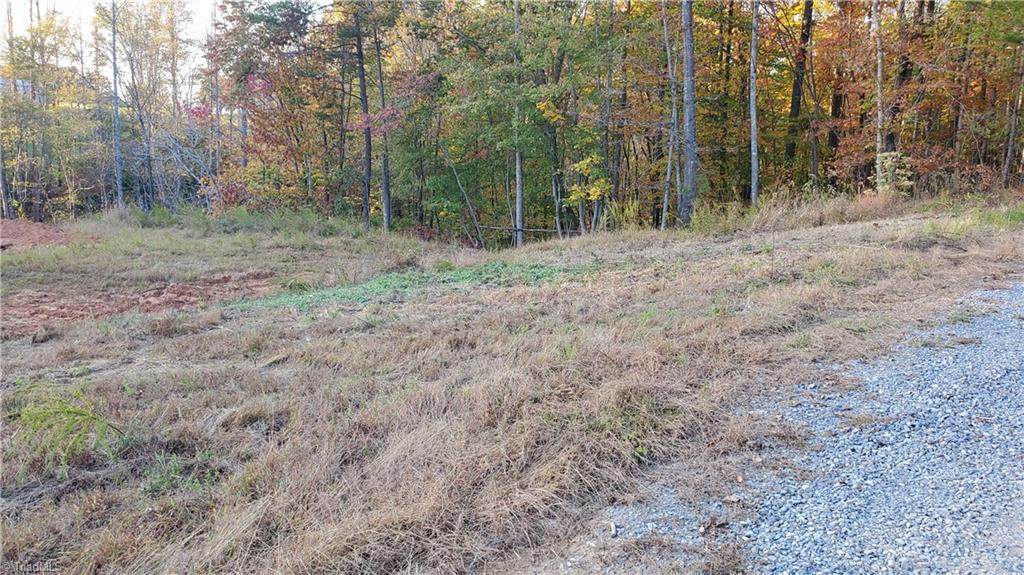000 Crestwood Drive - Photo 1
