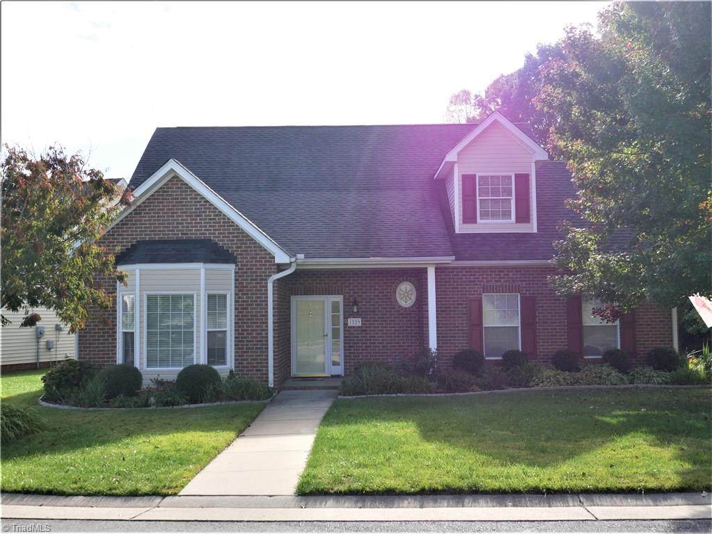 1229 Avery Way - Photo 1