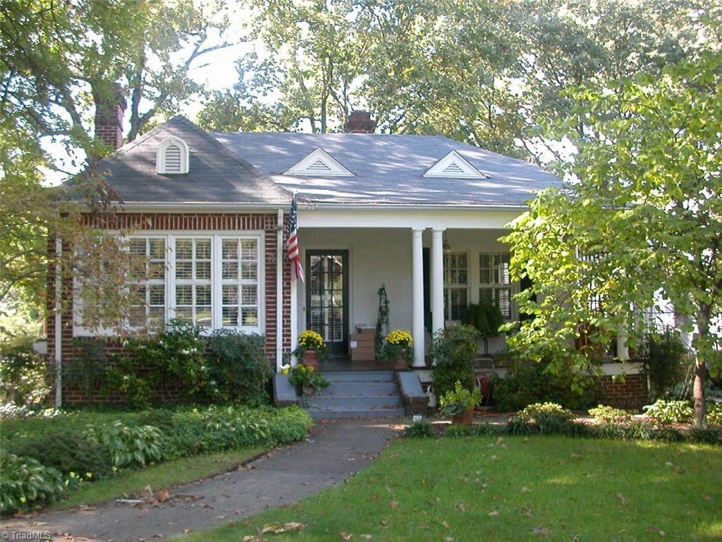 301 Woodbine Court - Photo 1