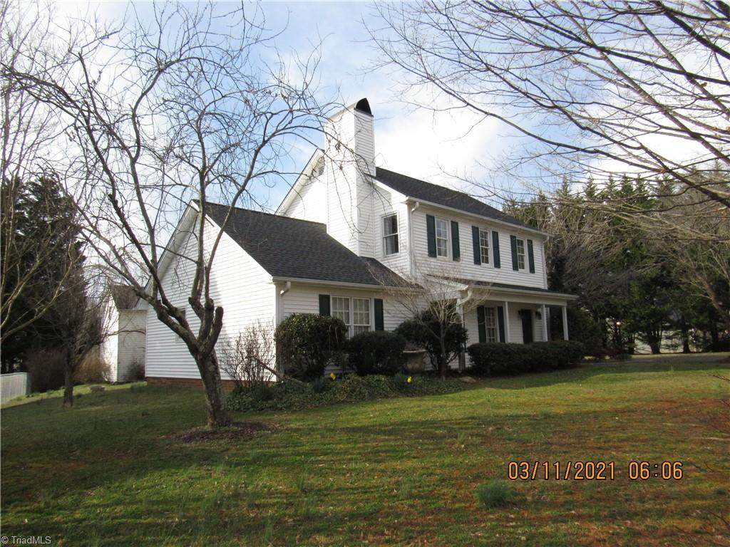 219 Winfield Drive - Photo 1
