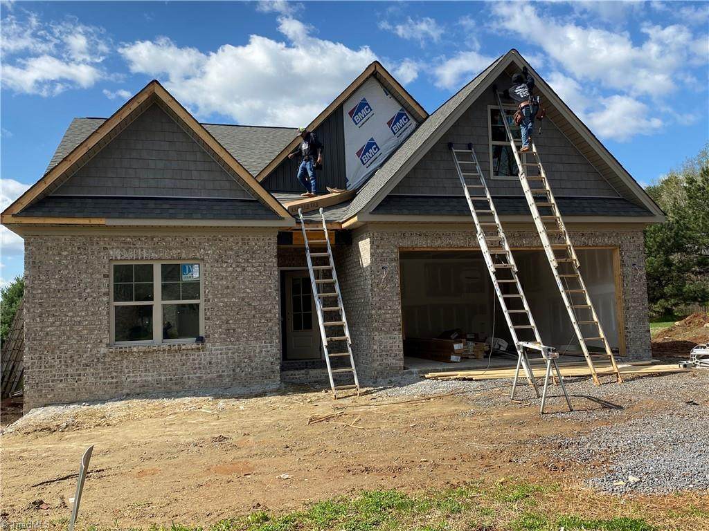 124 Lake Louise Drive - Photo 1
