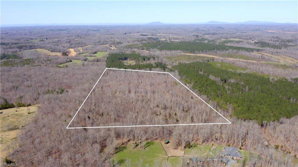 1138 Pine Knoll Drive - Photo 1