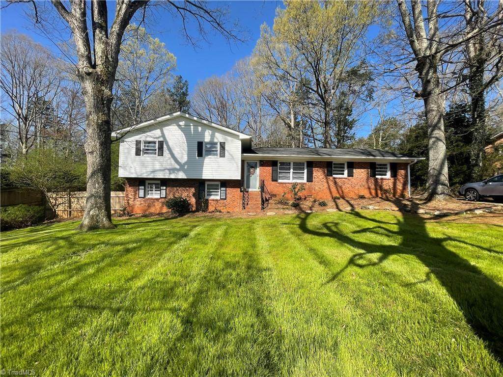 718 Lakedale Road - Photo 1