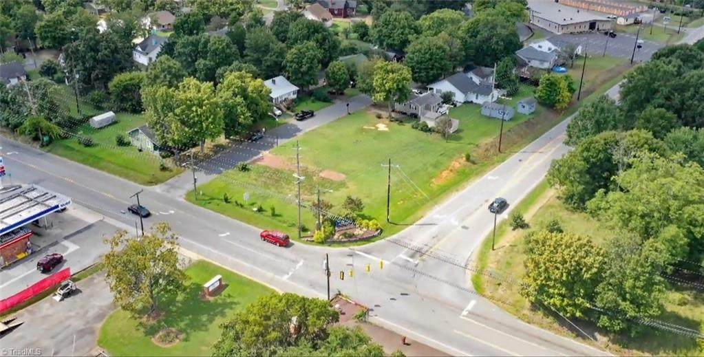 1400 Winston Road - Photo 1