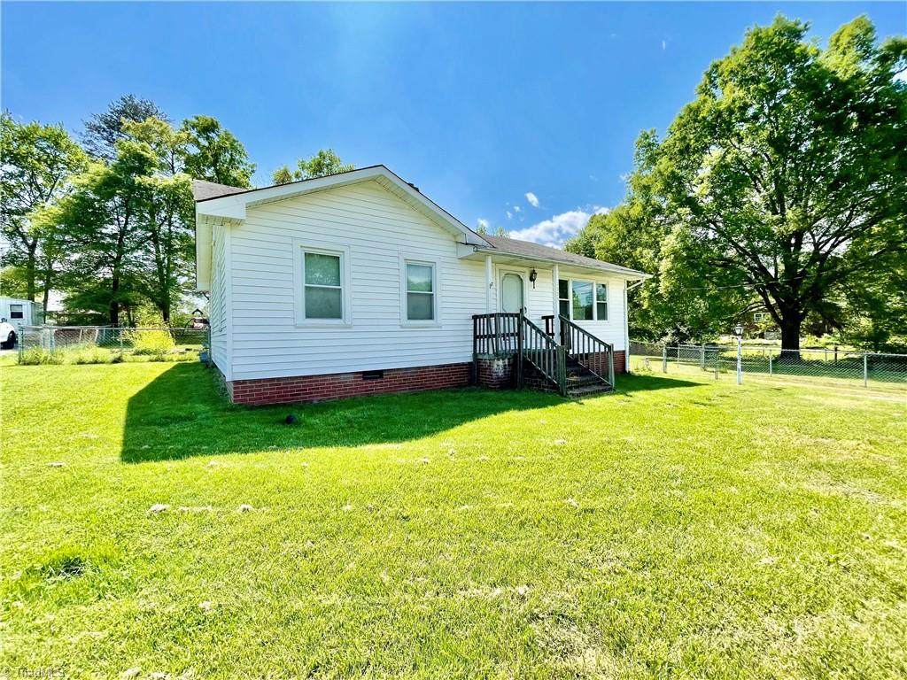 2533 Simpson Road - Photo 1