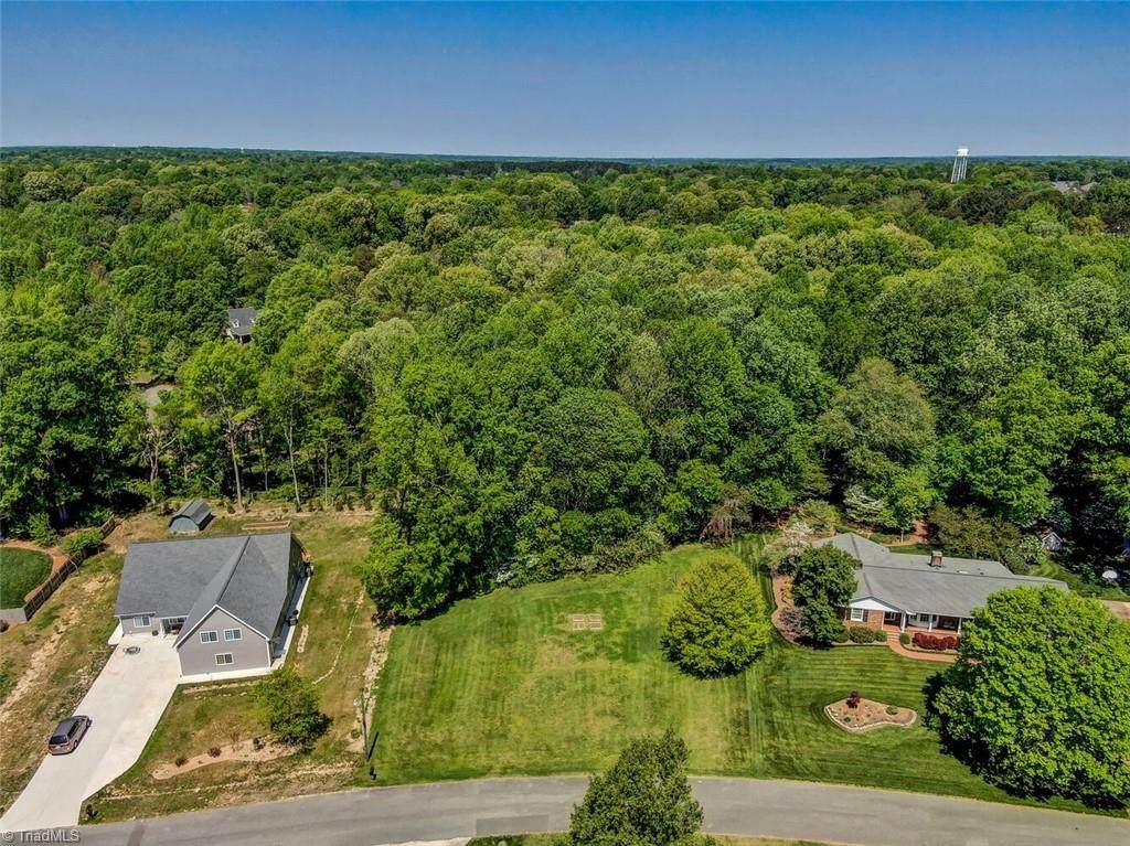 112 Trinity Drive - Photo 1