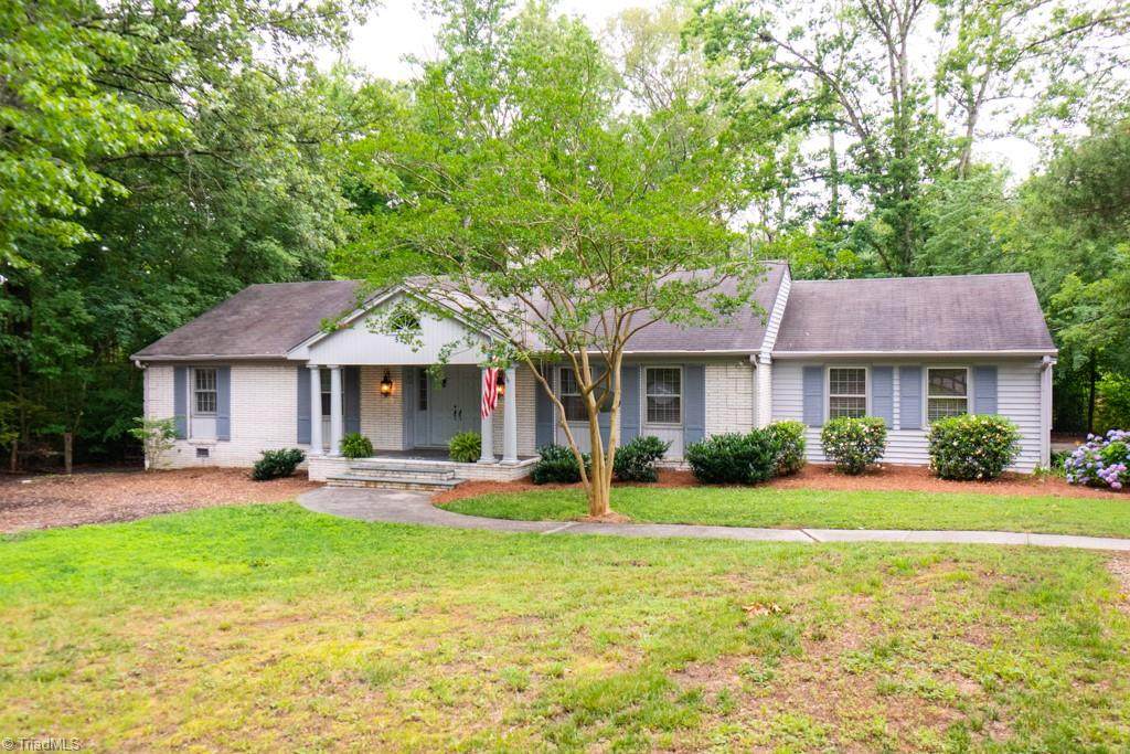 5717 Suttonwood Drive - Photo 1