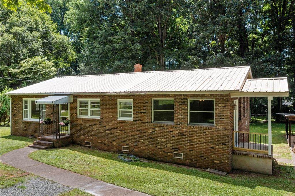 518 Buttonwood Drive - Photo 1