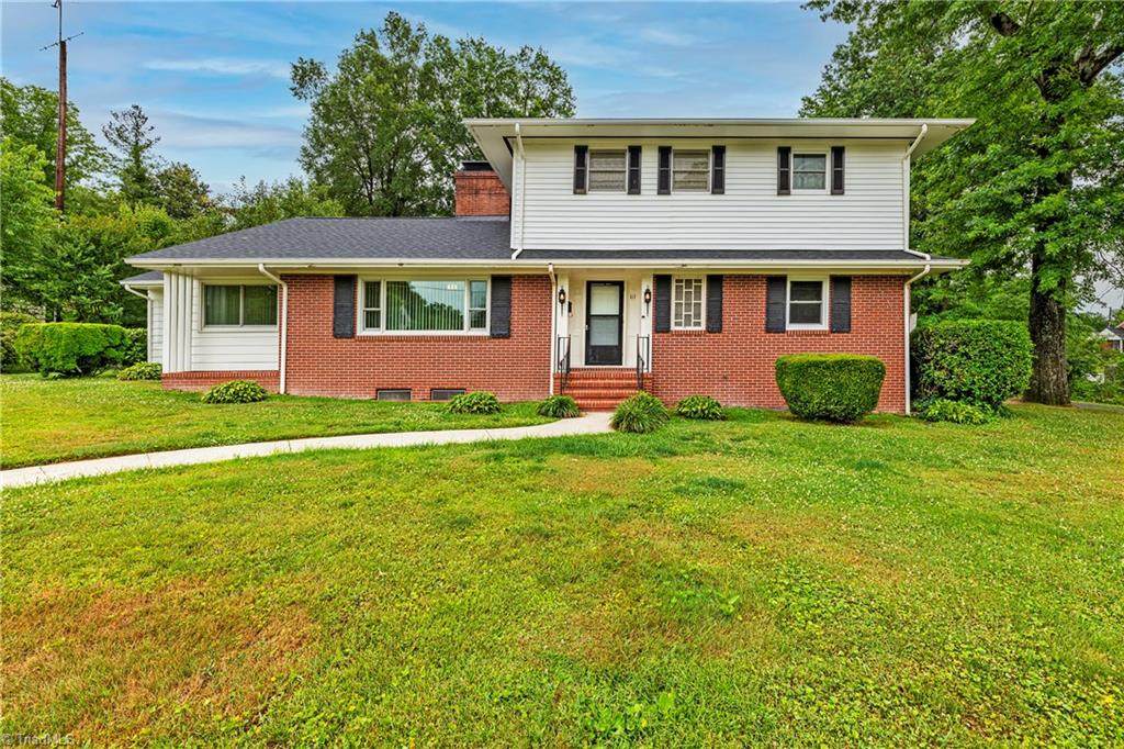 317 Marion Street - Photo 1