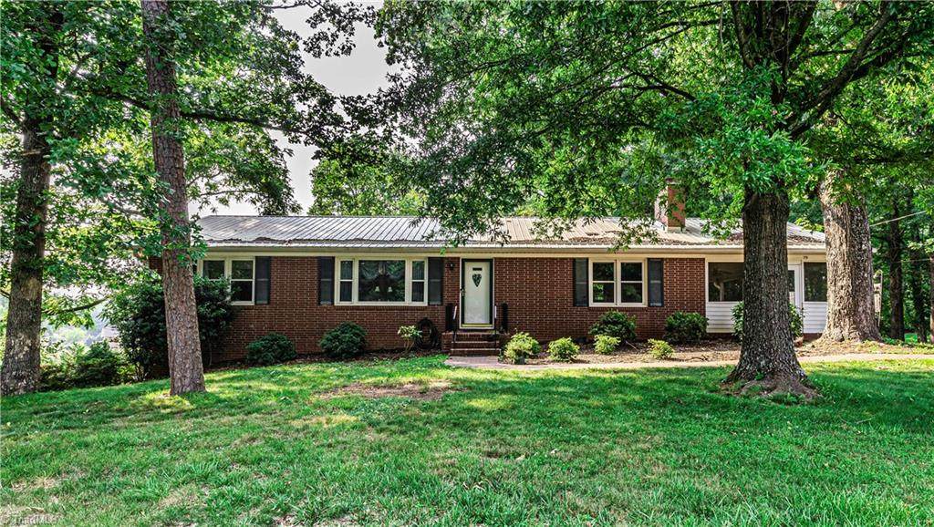 79 Robinhood Circle - Photo 1