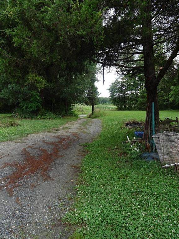 5840 Starmount Road - Photo 1