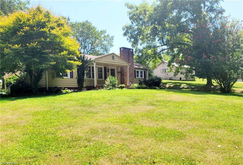 404 Harmon Drive - Photo 1