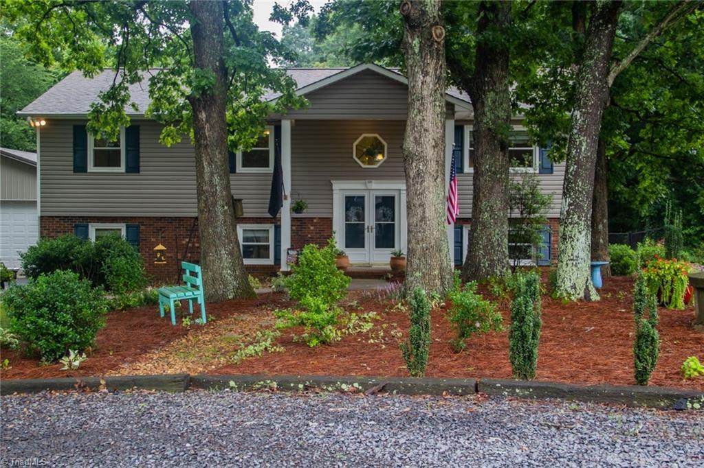 125 Robin Drive - Photo 1