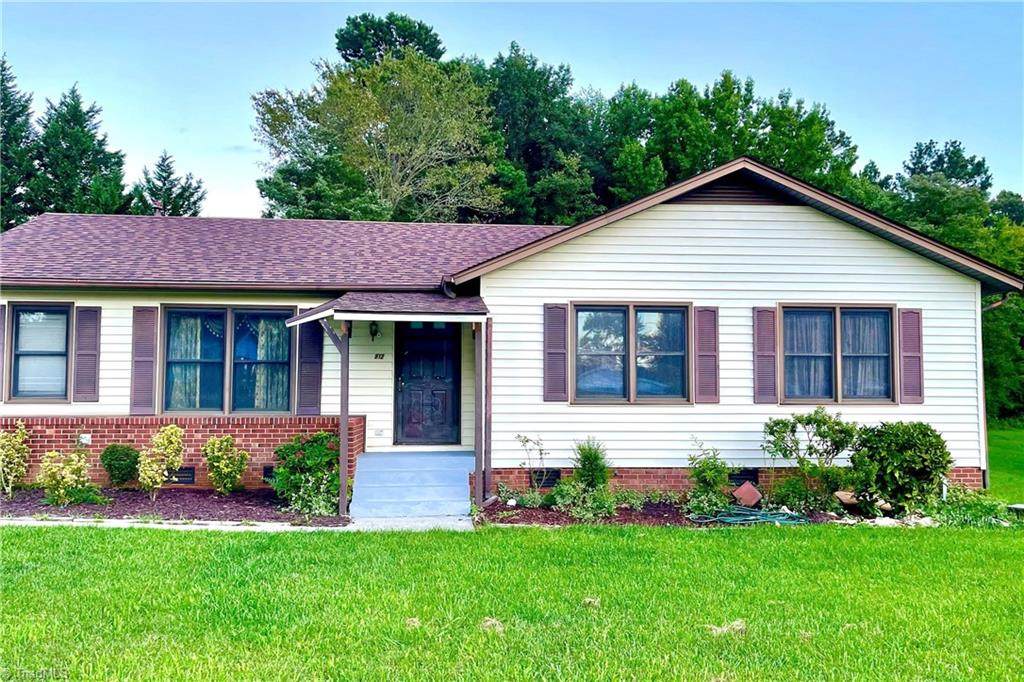 812 Parliament Street - Photo 1