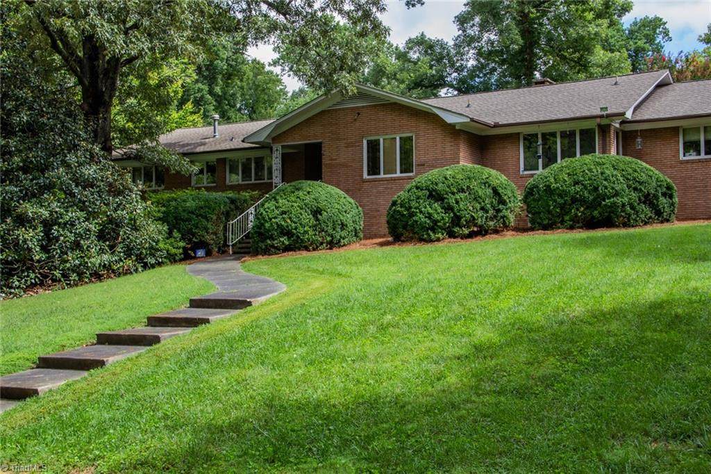 163 Circle Drive - Photo 1