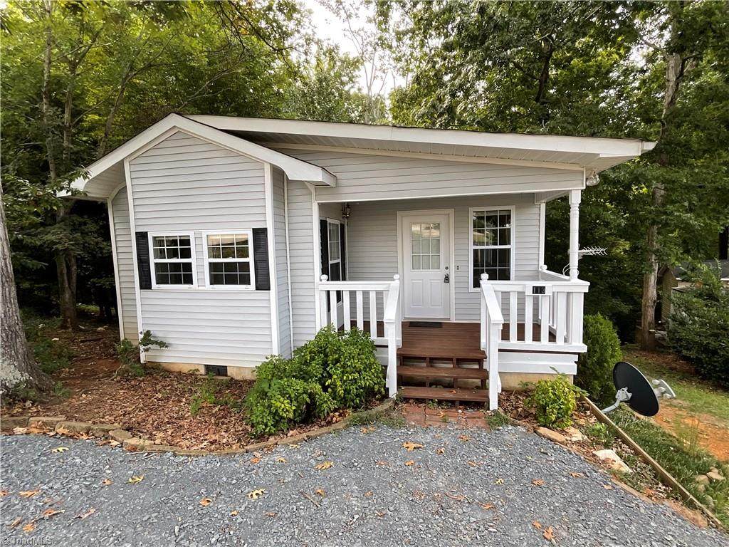 113 Lake View Drive - Photo 1