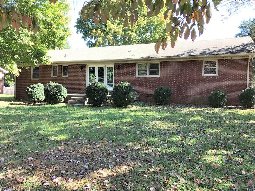 904 Williamson Avenue - Photo 1