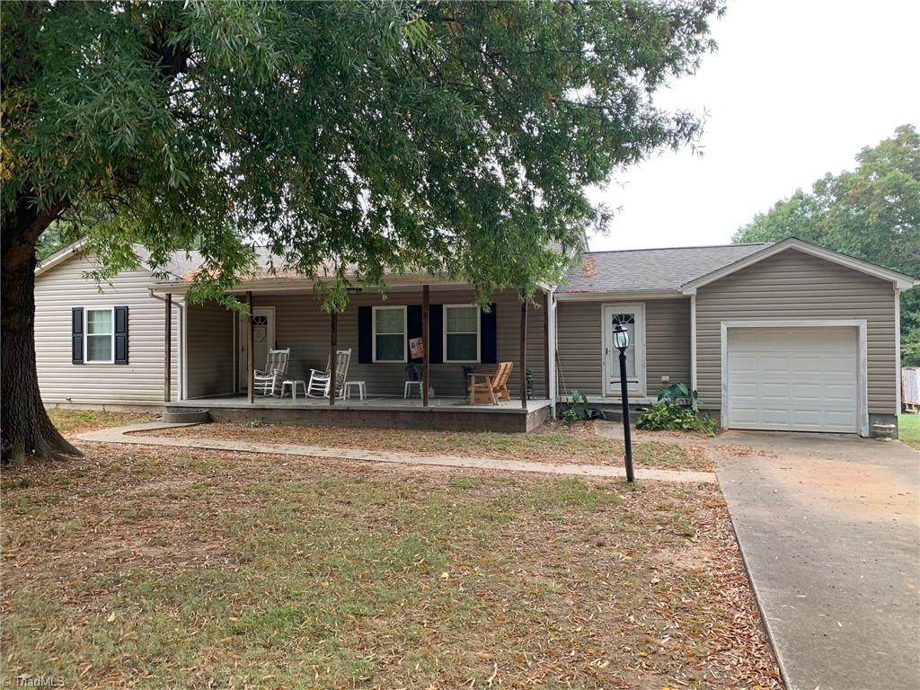 725 Westerly Park Road - Photo 1