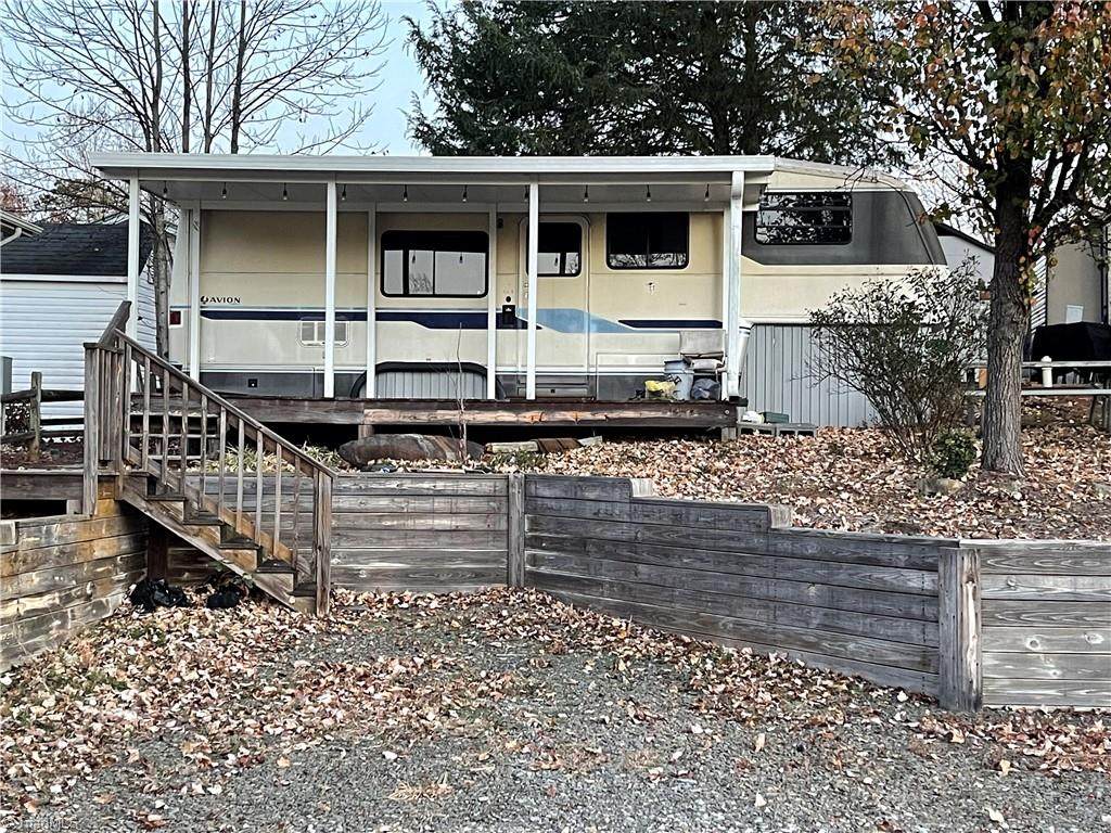 103 Oak Drive - Photo 1
