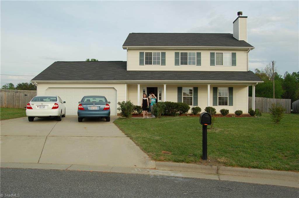 100 Fiddlers Knoll Court - Photo 1