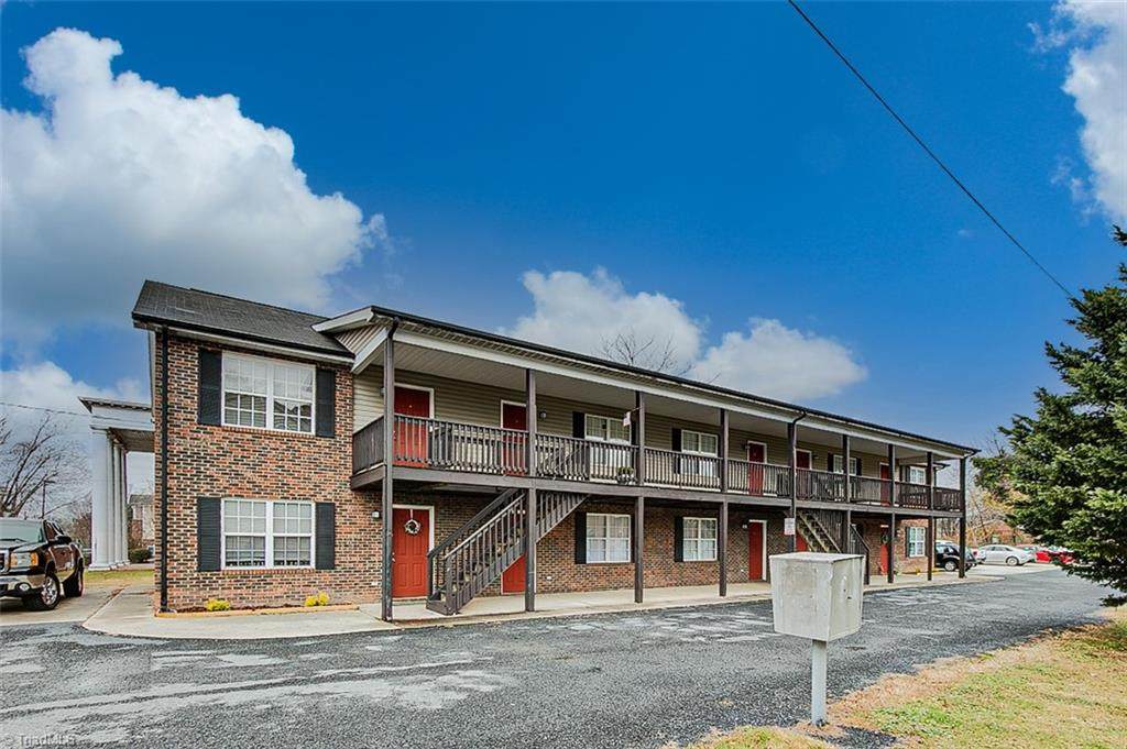624 Sunset Avenue - Photo 1