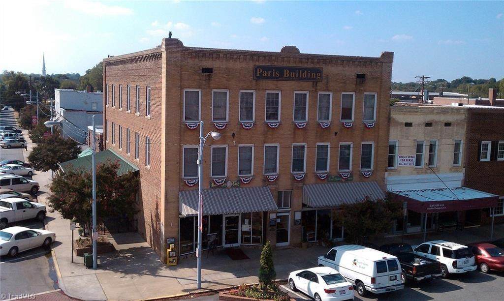 17 Court Square - Photo 1