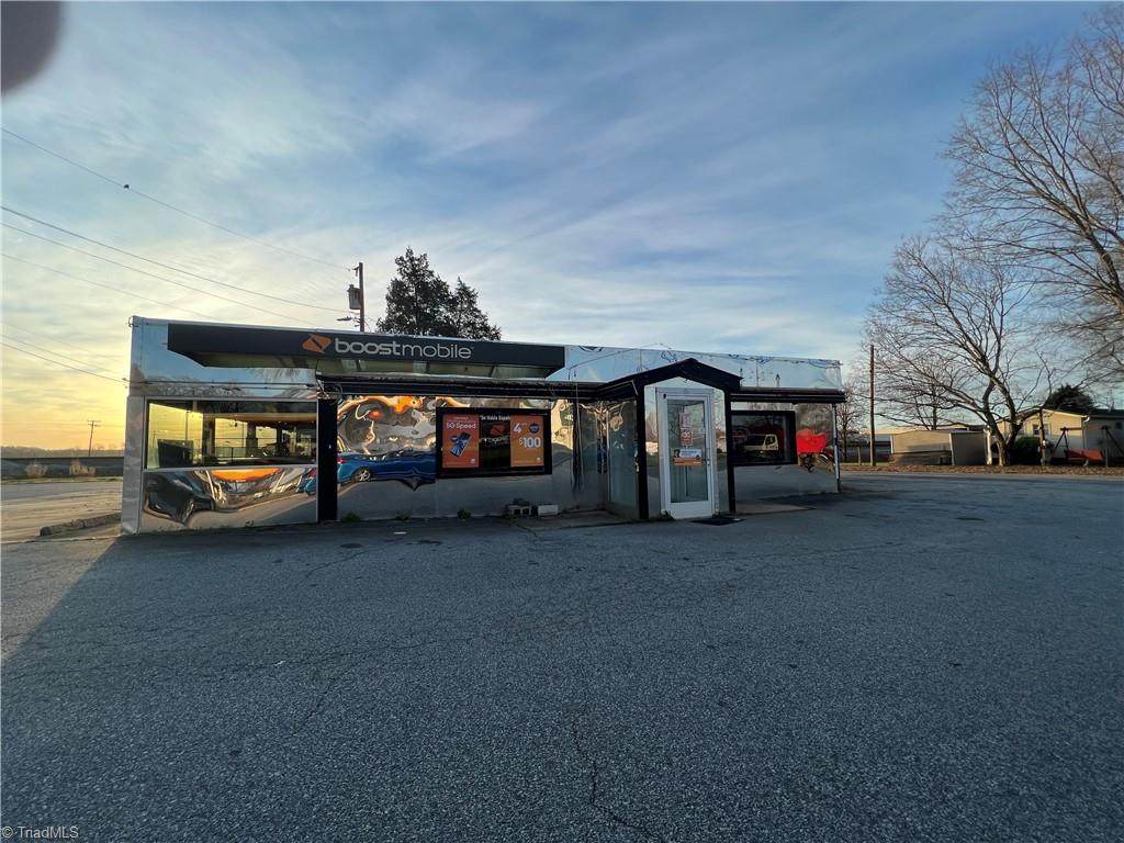 5815 Main Street - Photo 1
