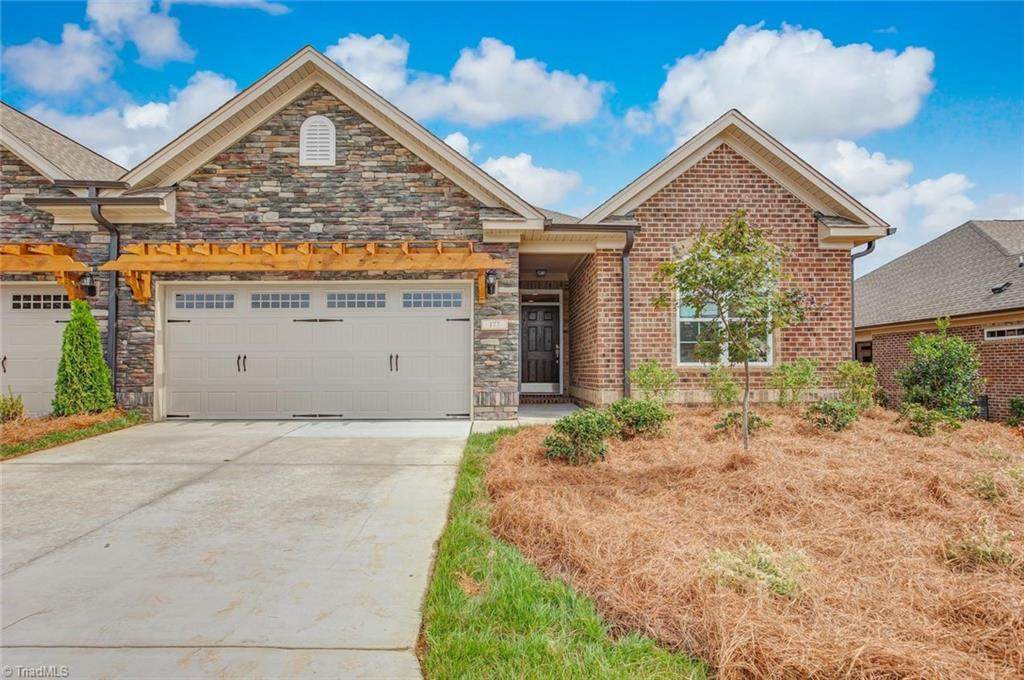 147 Dunvegan Lane - Photo 1