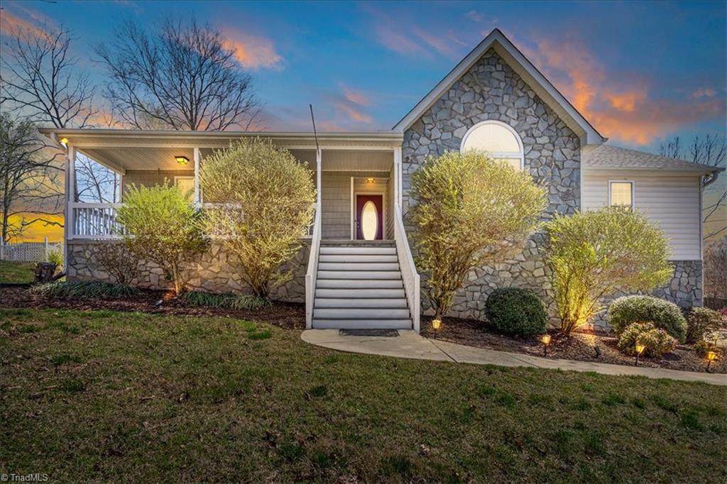 192 Olympia Drive - Photo 1