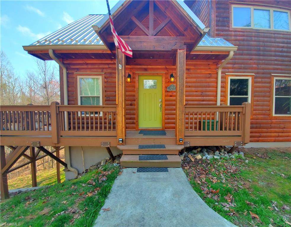 405 Sweetwater Road - Photo 1