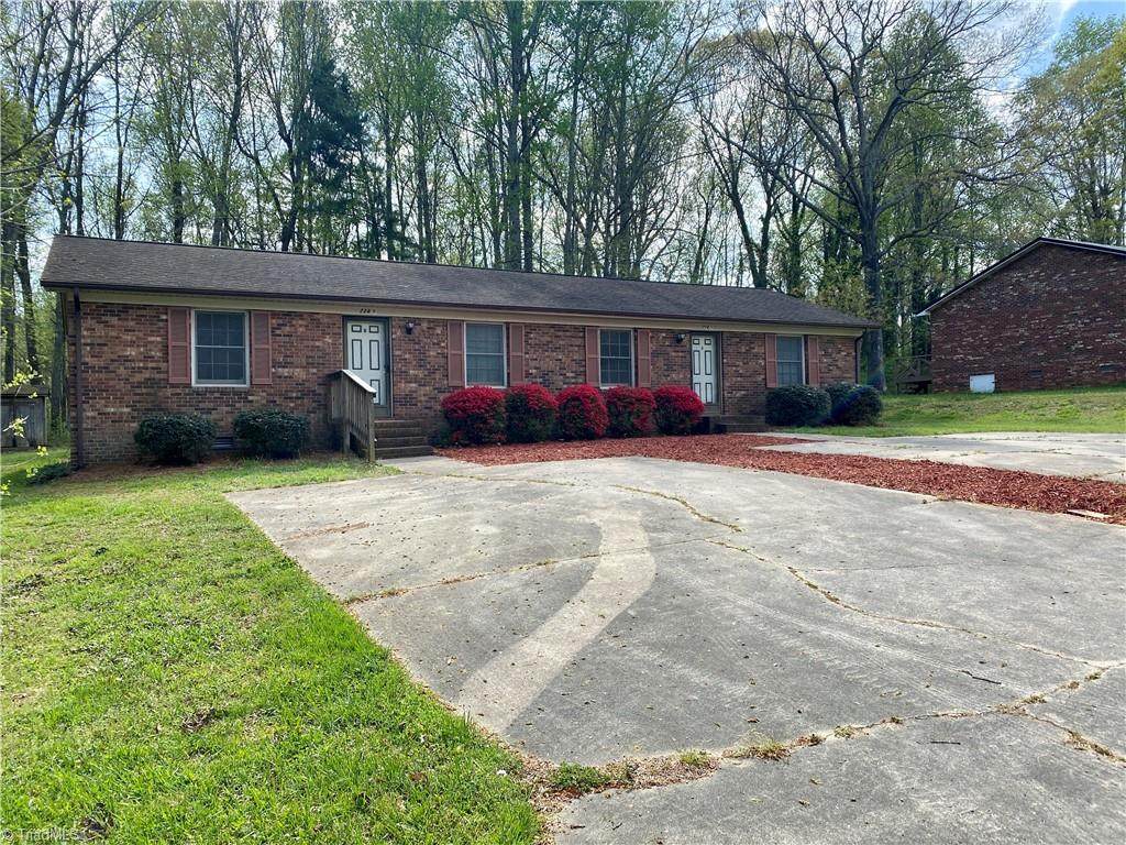 224 Pinecrest Drive - Photo 1