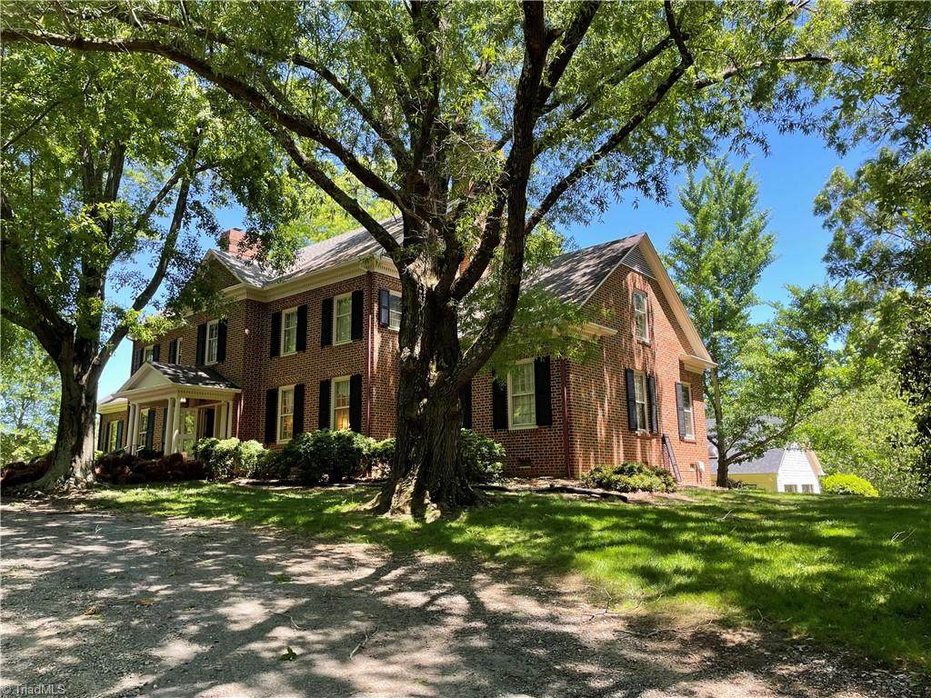 410 Country Club Drive - Photo 1