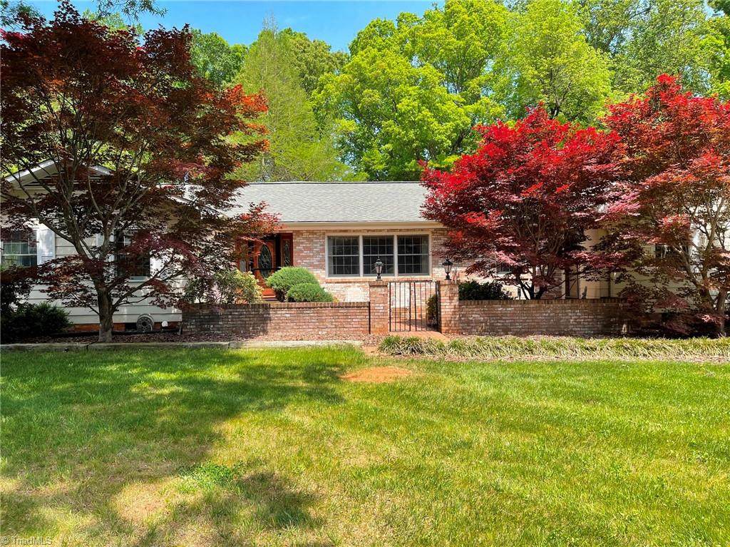 416 Windsor Drive - Photo 1