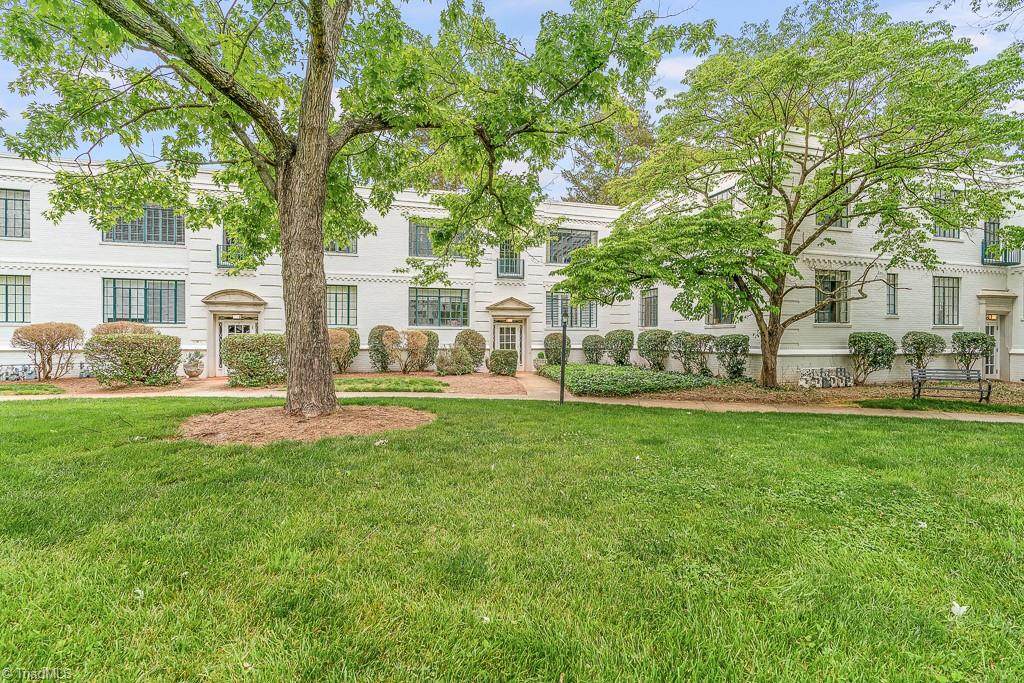 1700 Elm Street - Photo 1