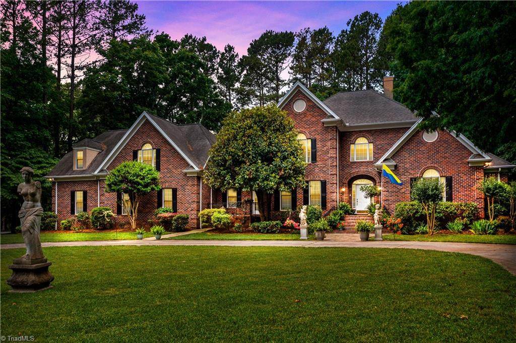 115 Glenview Drive - Photo 1