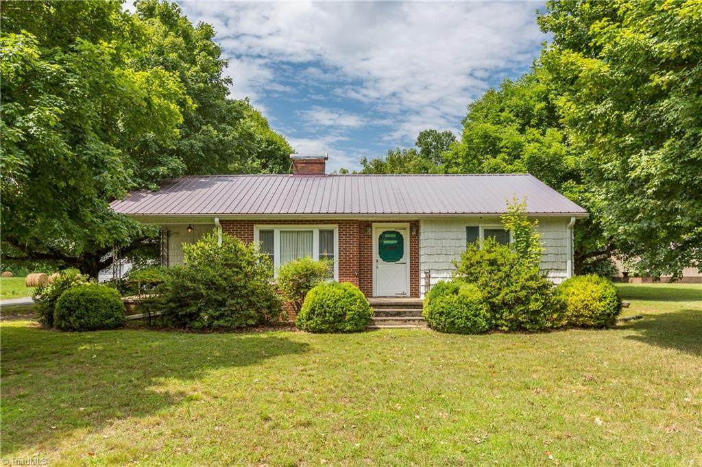 1841 Center Road - Photo 1