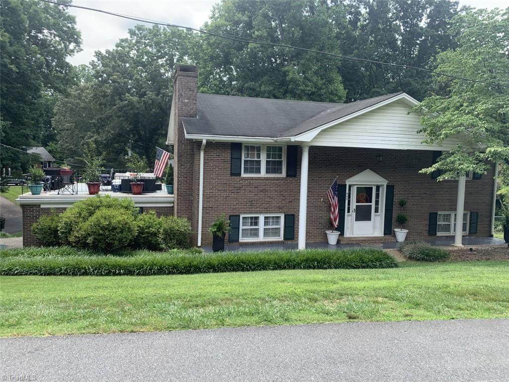 648 Knollwood Drive - Photo 1