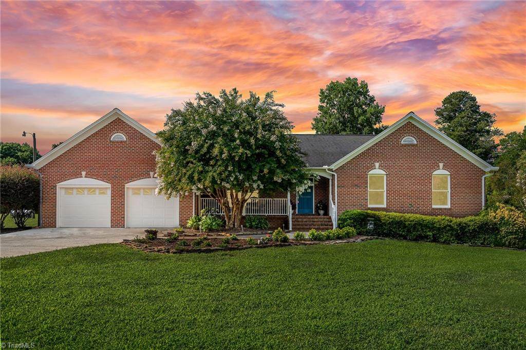 1382 Twin Creek Road - Photo 1